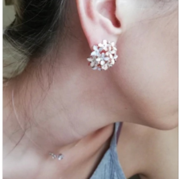 Flower Bouquet Gold Crystal Earrings - Picture 4 of 7